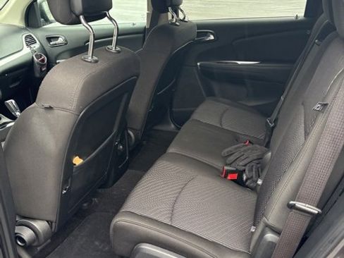 Used 2020 Dodge Journey SE w/ SE Popular Equipment Group image 7