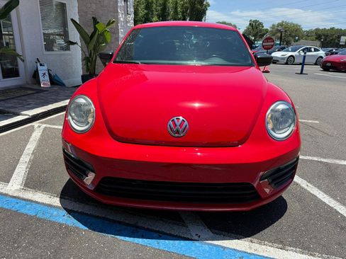 Used 2018 Volkswagen Beetle 2.0T S FWD image 10