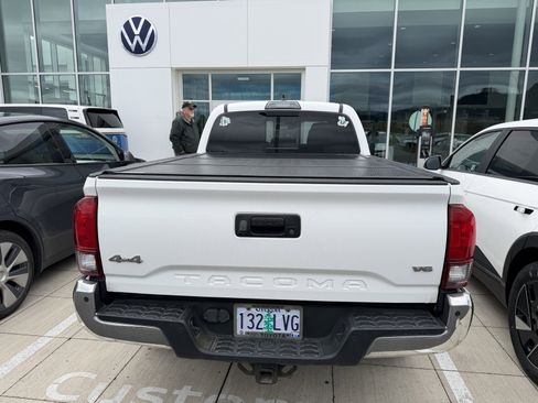 Used 2019 Toyota Tacoma SR5 image 3