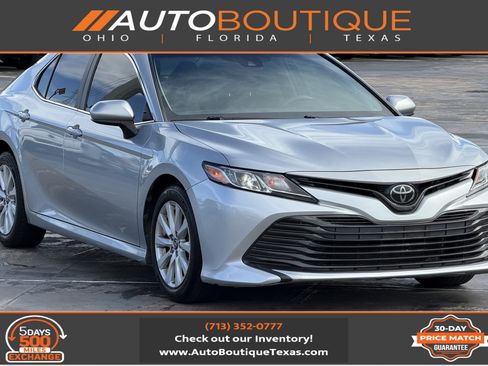 Used 2018 Toyota Camry LE FWD image 1