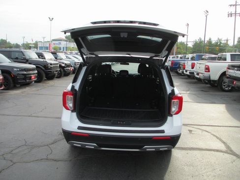 Used 2020 Ford Explorer XLT w/ Equipment Group 202A image 6