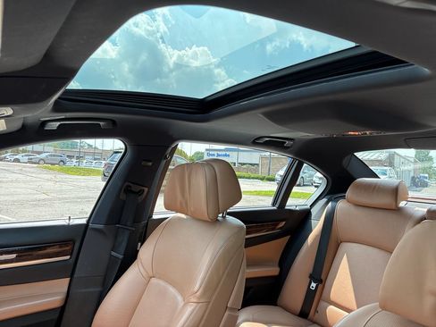 Used 2013 BMW 750Li xDrive AWD/4WD image 18