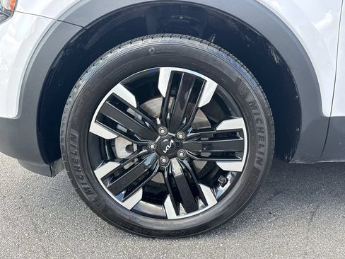 Used 2024 Kia Telluride SX Prestige w/ Towing Package AWD/4WD image 11
