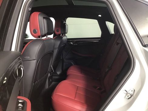 Certified 2026 Porsche Macan AWD/4WD image 25