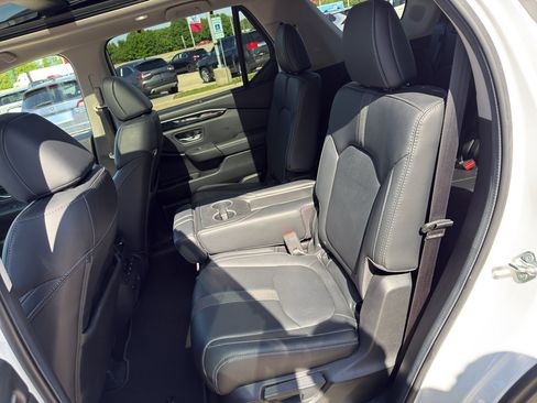 Used 2024 Honda Pilot Touring image 15