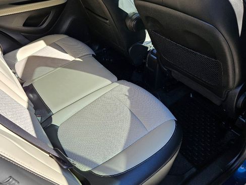 Used 2020 Buick Encore Preferred image 11