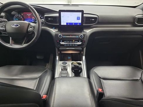 Used 2020 Ford Explorer XLT w/ Equipment Group 202A AWD/4WD image 16