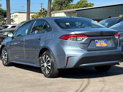 Used 2021 Toyota Corolla LE w/ Carpet Mat Package (TMS) FWD image 6
