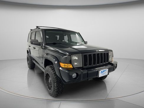 Used 2007 Jeep Commander Sport AWD/4WD image 2