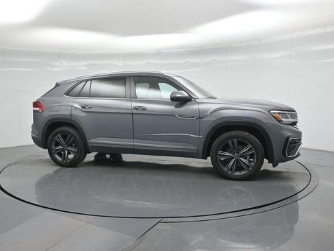 Used 2021 Volkswagen Atlas Cross Sport SE image 23