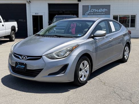 Used 2016 Hyundai Elantra SE FWD image 2