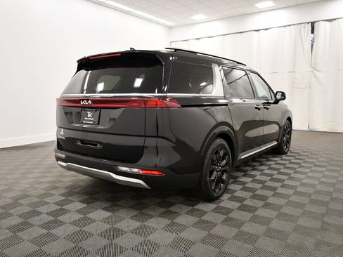 Certified 2023 Kia Carnival SX FWD image 8