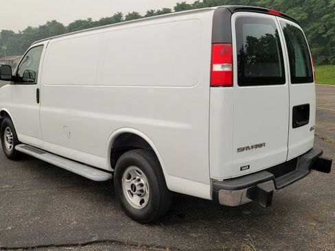 Used 2019 GMC Savana 2500 w/ Driver Convenience Package RWD image 9