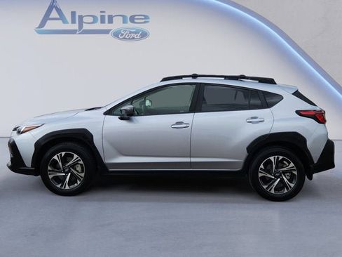 Used 2024 Subaru Crosstrek 2.0i Premium w/ Popular Package #4 image 2