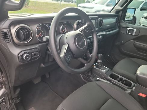 Used 2019 Jeep Wrangler Sport AWD/4WD image 11