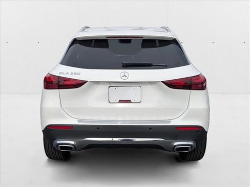 Certified 2025 Mercedes-Benz GLA 250 image 7