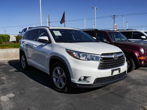 Used 2014 Toyota Highlander Limited Platinum AWD/4WD image 2