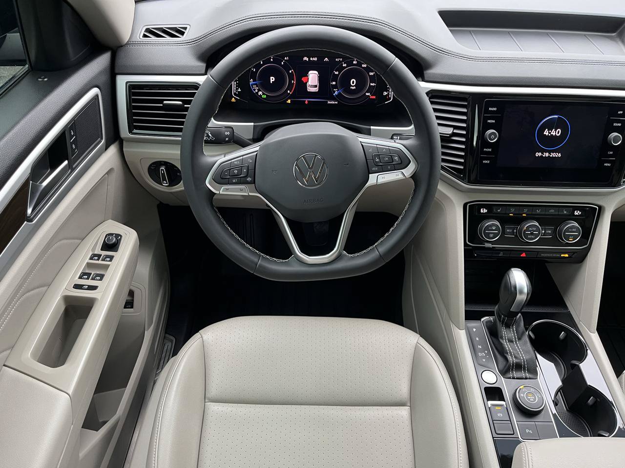 Used 2023 Volkswagen Atlas SE AWD/4WD image 4