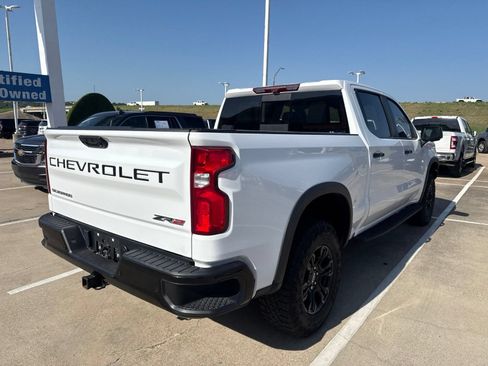 Used 2022 Chevrolet Silverado 1500 ZR2 w/ Technology Package AWD/4WD image 8