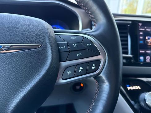Used 2019 Chrysler Pacifica Touring-L Plus w/ Advanced Safetytec Group FWD image 34
