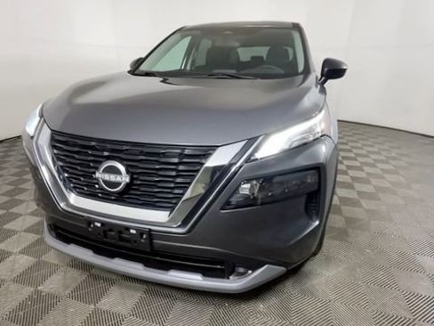 Used 2023 Nissan Rogue S AWD/4WD image 10