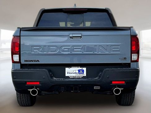 New 2026 Honda Ridgeline Black Edition image 4