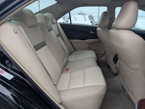 Used 2014 Toyota Camry XLE w/ Leather Package image 19