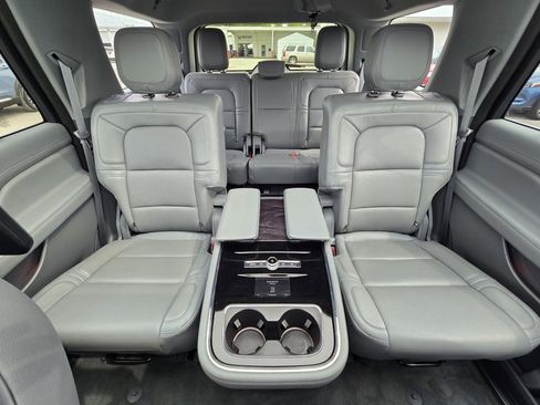 Used 2021 Lincoln Navigator Reserve image 29