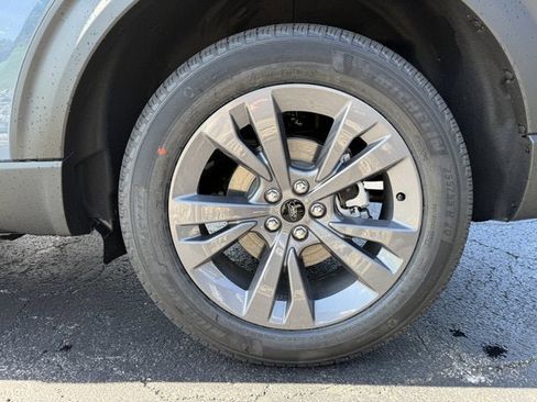 New 2026 Ford Explorer Active w/ Active Comfort Package AWD/4WD image 8