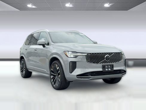 Certified 2025 Volvo XC90 B5 Plus image 6