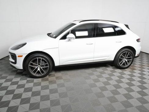 Certified 2024 Porsche Macan w/ Premium Plus Package AWD/4WD image 2