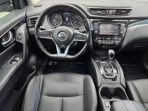 Used 2021 Nissan Rogue Sport SL w/ Premium Package FWD image 9