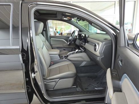 Used 2025 Chevrolet Colorado ZR2 AWD/4WD image 57