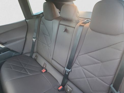 Used 2023 BMW iX xDrive50 image 18