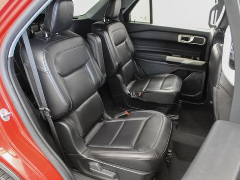 Used 2023 Ford Explorer XLT w/ Equipment Group 202A AWD/4WD image 21