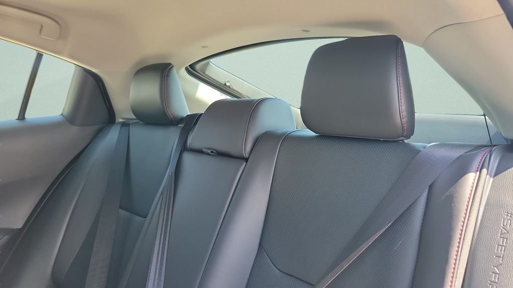 New 2026 Toyota Prius Plug-In Hybrid FWD image 10