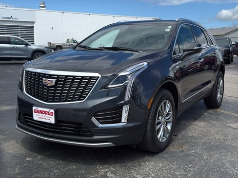 Used 2023 Cadillac XT5 Premium Luxury AWD/4WD image 2