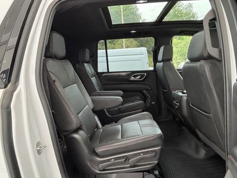 Used 2022 Chevrolet Suburban RST w/ Luxury Package AWD/4WD image 33