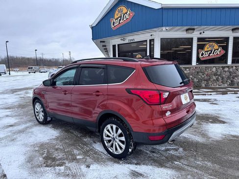 Used 2019 Ford Escape SEL image 8