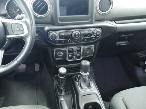 Used 2021 Jeep Wrangler Unlimited Sahara AWD/4WD image 23