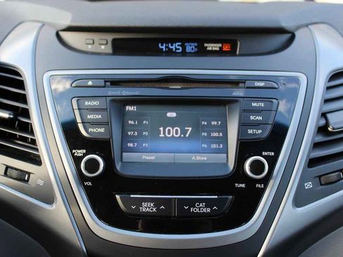 Used 2015 Hyundai Elantra SE w/ Option Group 02 image 18