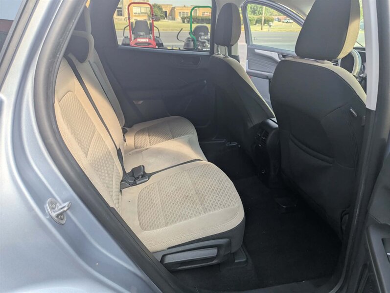 Used 2022 Ford Escape SE AWD/4WD image 10