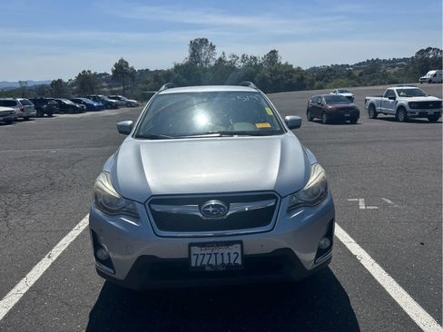 Used 2017 Subaru Crosstrek 2.0i Premium AWD/4WD image 2