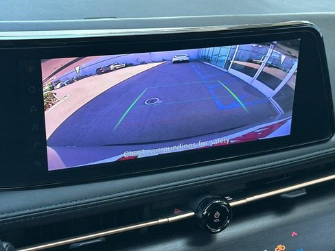 Used 2023 Nissan Ariya AWD image 22