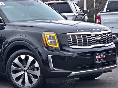 Used 2021 Kia Telluride EX w/ EX Premium Package image 2