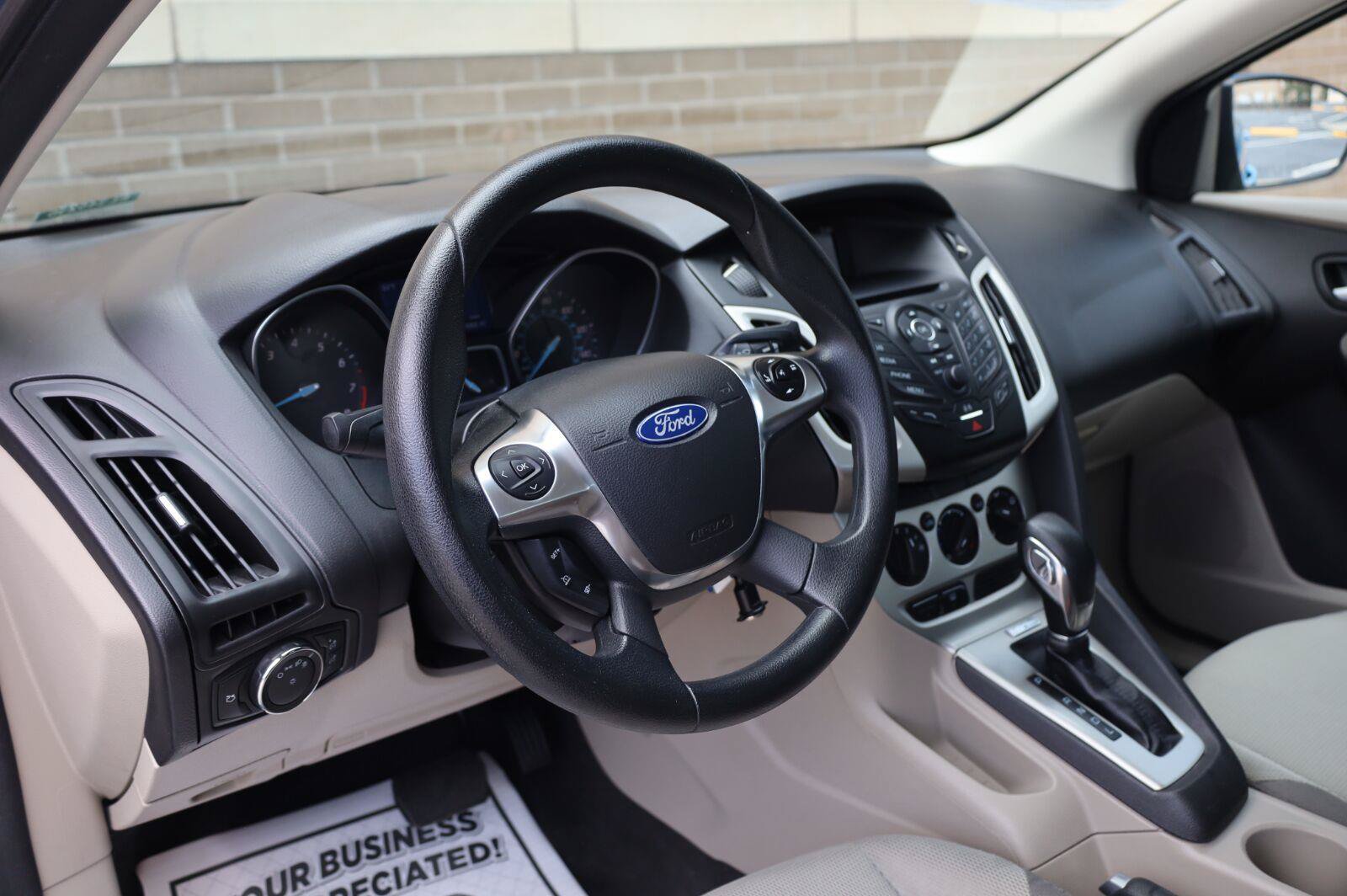 Used 2014 Ford Focus SE FWD image 16