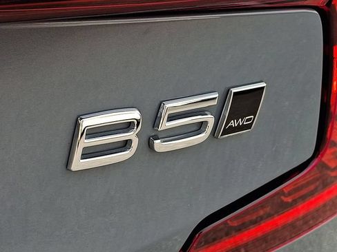 Certified 2024 Volvo S60 B5 Plus w/ Climate Package AWD/4WD image 31