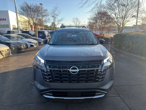 New 2026 Nissan Pathfinder Platinum image 2