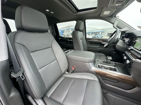 Used 2025 GMC Sierra 1500 Elevation w/ Elevation Premium Package image 29