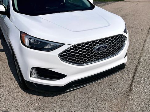 Certified 2024 Ford Edge SEL w/ Convenience Package AWD/4WD image 4